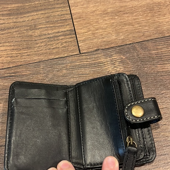 Hand tooled leather wallet - Picture 3 of 6